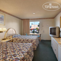 Howard Johnson Escondido 