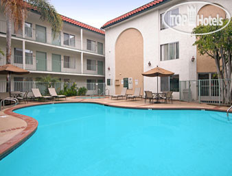 Hotel photo Days Inn & Suites San Diego Near Sea World 2*