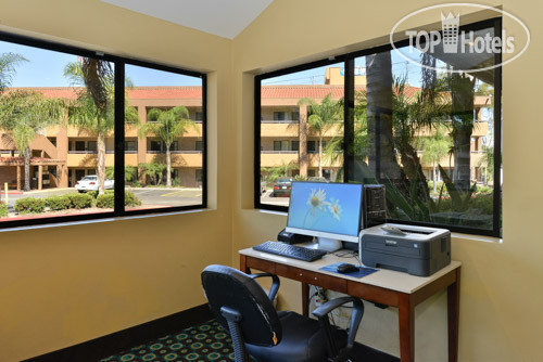 New photos from tourists Motel 6 San Diego Mission Valley East 2*