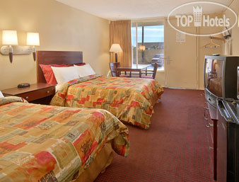 New photos from tourists Howard Johnson Inn Airport Florida Mall 2*