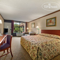 Travelodge Inn & Suites Orlando Airport 