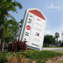 Doubletree Hotel at the Entrance to Universal