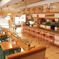 Maingate Lakeside Resort  