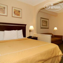 Comfort Suites Airport & Cruise 