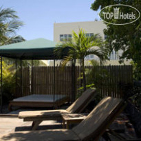 Chesterfield Hotel & Suites