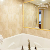 Rodeway Inn & Suites Airport Cruise Port
