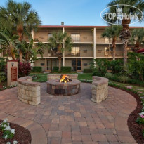 Red Roof Inn&Suites Naples 