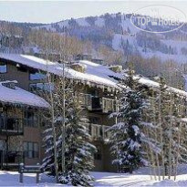The Crestwood Condominiums 