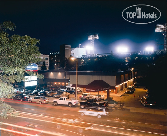 Hotelier's photos Howard Johnson Inn Fenway Park Boston 3*