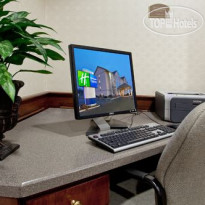 Holiday Inn Express Hotel & Suites Ex I-71 Oh State Fair Expo Ctr 