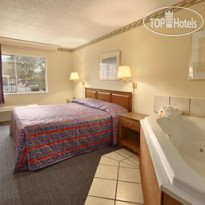 Days Inn Columbus North 