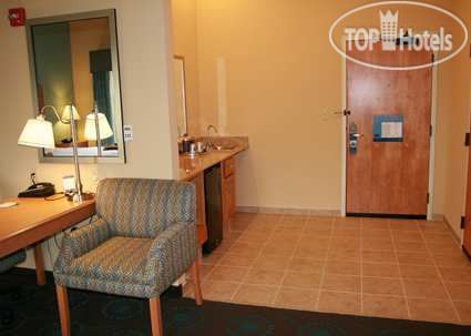 New photos from tourists Hampton Inn & Suites Canton 3*