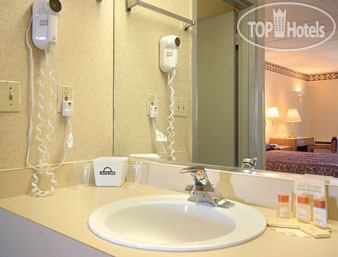 New photos from tourists Days Inn Cincinnati East 2*