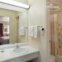 Travelodge Port Clinton 