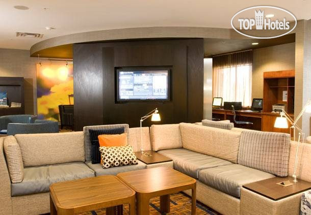 Hotelier's photos Courtyard Cincinnati North at Union Centre 3*