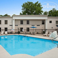 Days Inn and Suites Cincinnati 