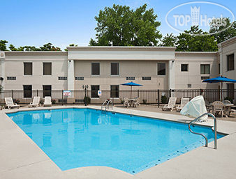 New photos from tourists Days Inn and Suites Cincinnati 2*