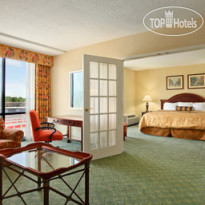 Ramada Plaza Columbus North Hotel and Conference Center 