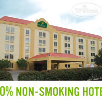 La Quinta Inn & Suites Cleveland Airport West 