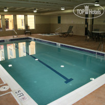 La Quinta Inn & Suites Cleveland Airport West 