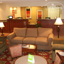 La Quinta Inn & Suites Cleveland Airport West 