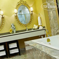 The Del Monte Lodge Renaissance Rochester Hotel & Spa 