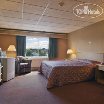 Howard Johnson Closest to the Falls and Casino 