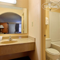 Super 8 Raleigh Ванная комната