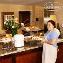 Hampton Inn Raleigh Clayton I-40 Зал для завтрака