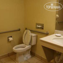 Hampton Inn Raleigh Clayton I-40 Ванная комната