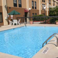 Hampton Inn Raleigh Clayton I-40 Бассейн