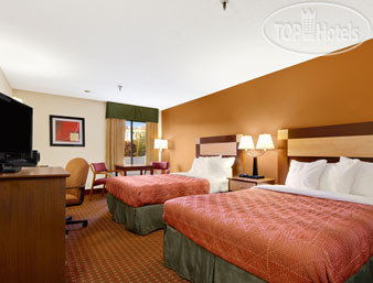 New photos from tourists Days Inn Biltmore East 3*