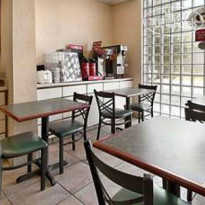 Super 8 Raleigh North East 