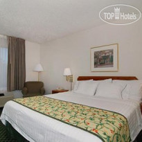 Econo Lodge & Suites Charlotte 