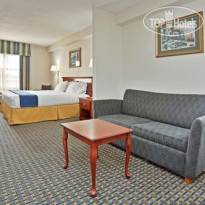 Holiday Inn Express Hotel & Suites Wilson-Downtown 