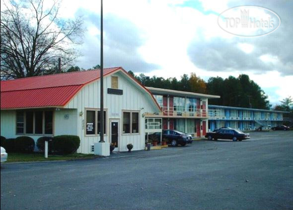 Hotel photo Red Carpet Inn Battleboro 2*