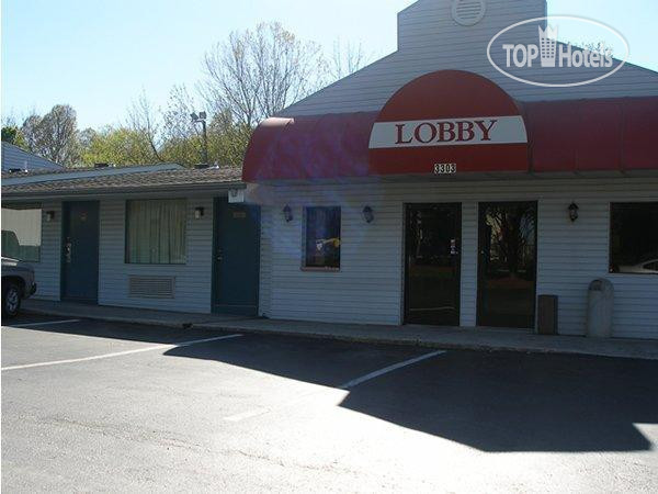 Hotelier's photos Red Carpet Inn Greensboro 2*