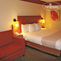 La Quinta Inn & Suites Charlotte Airport North 