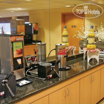 La Quinta Inn & Suites Charlotte Airport North 