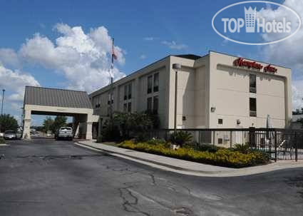 Hotelier's photos Hampton Inn Douglas 2*