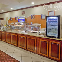 Holiday Inn Express Hotel & Suites Commerce-Tanger Outlets