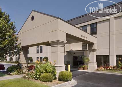 Hotelier's photos Hampton Inn Lagrange near Callaway Gardens 3*