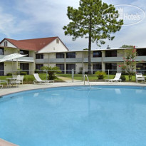 Red Roof Inn & Suites Brunswick I-95 