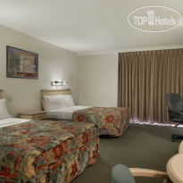 Red Roof Inn & Suites Brunswick I-95 