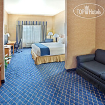 Holiday Inn Express Hotel & Suites Cheney