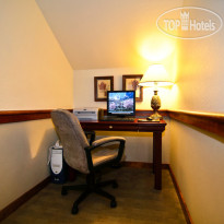 Best Western Plus Edmonds Harbor Inn 