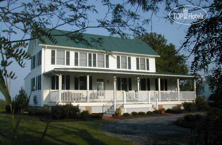 Hotelier's photos Lazyjack Inn On Dogwood Harbor 3*