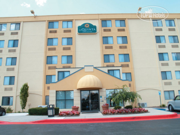 Hotelier's photos La Quinta Inn & Suites Baltimore North 2*