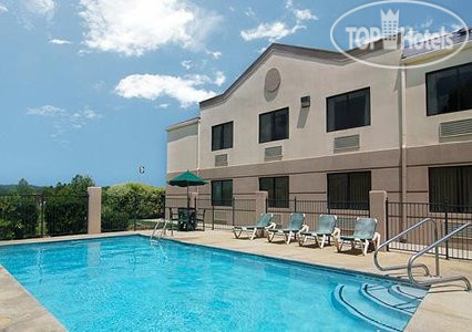 Hotel photo Comfort Inn & Suites Leeds 2*