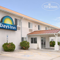 Days Inn and Suites Fargo 19th Avenue Airport Dome 